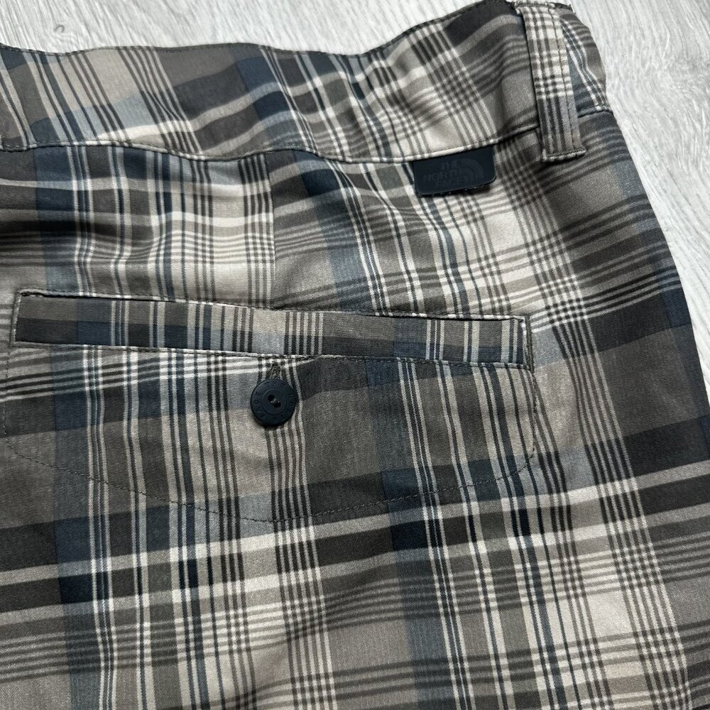 North Face Shorts Mens 40 Green Black Plaid Hiking Outdoor Cargo Performance Zip - Picture 9 of 11